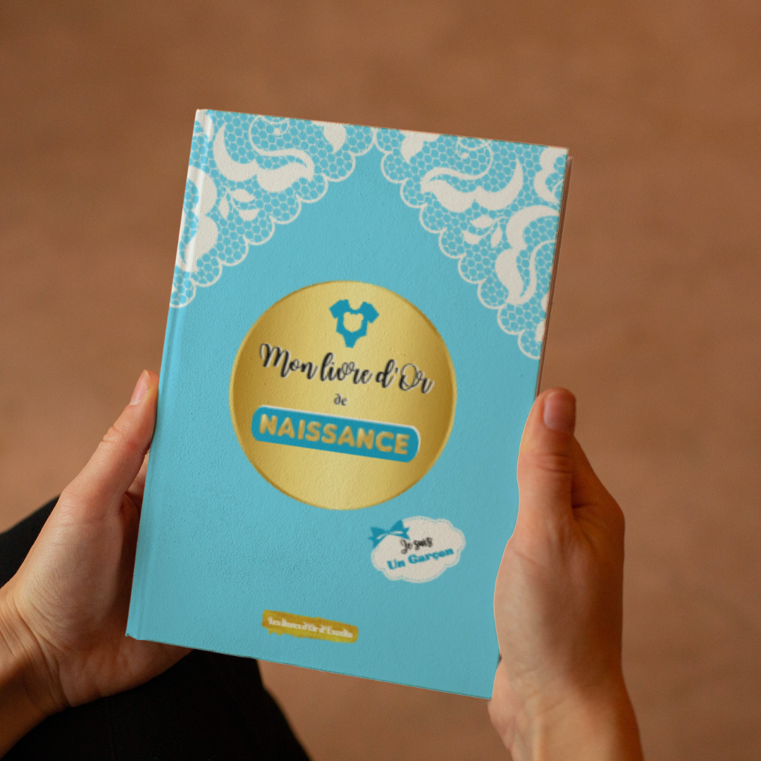 Mon Livre d'Or de Naissance - Je suis un Garçon | 80 Pages avec couverture rigide pour conserver toutes vos émotions de naissance